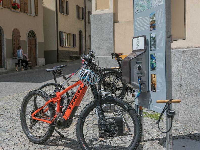 Image 0 - E-bike charging point Bed&Bike Tremola San Gottardo